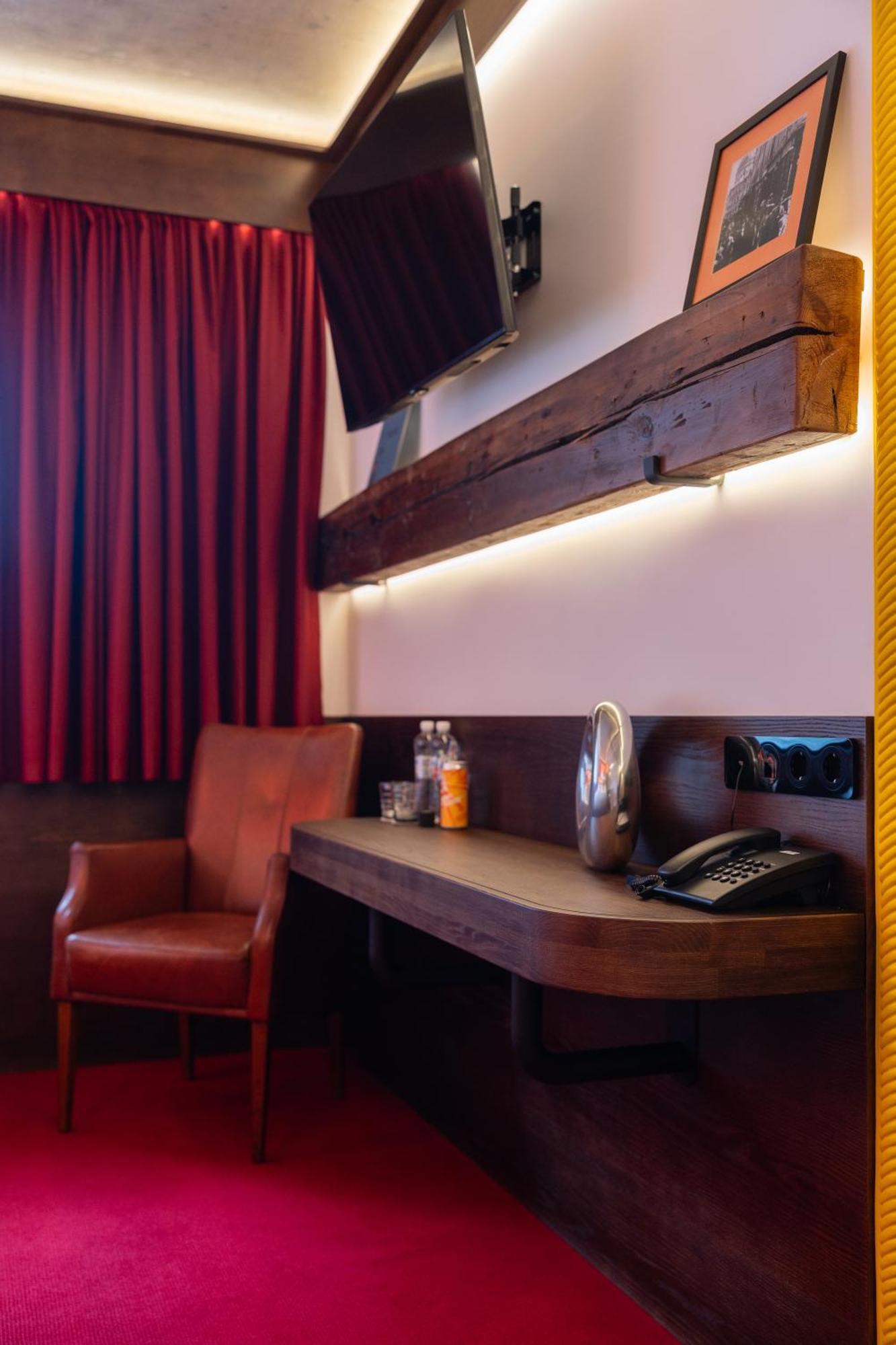 !Fest Hotel Rynok Square リヴィウ エクステリア 写真